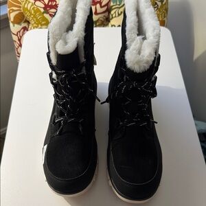 Women's Black Winter Boots with Faux Fur Lining